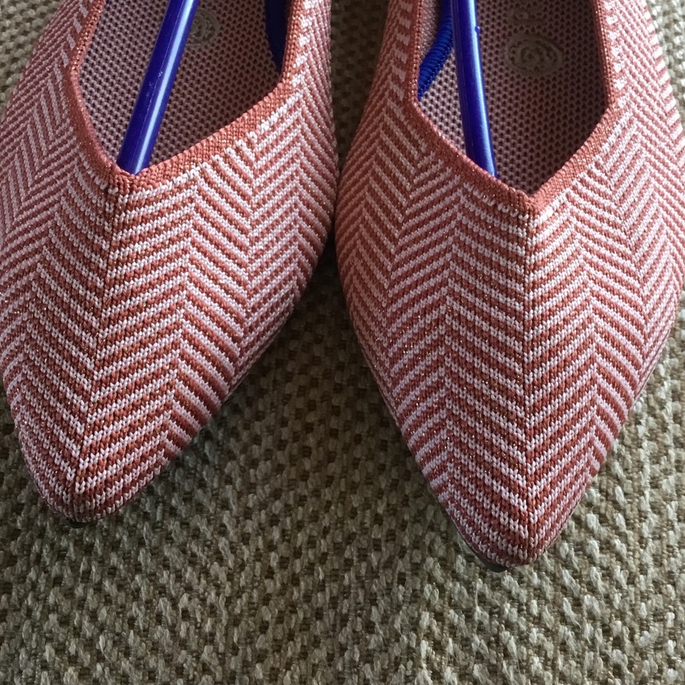 NWOT Rothy’s Point Flat in Metallic Red and White Herringbone Print
